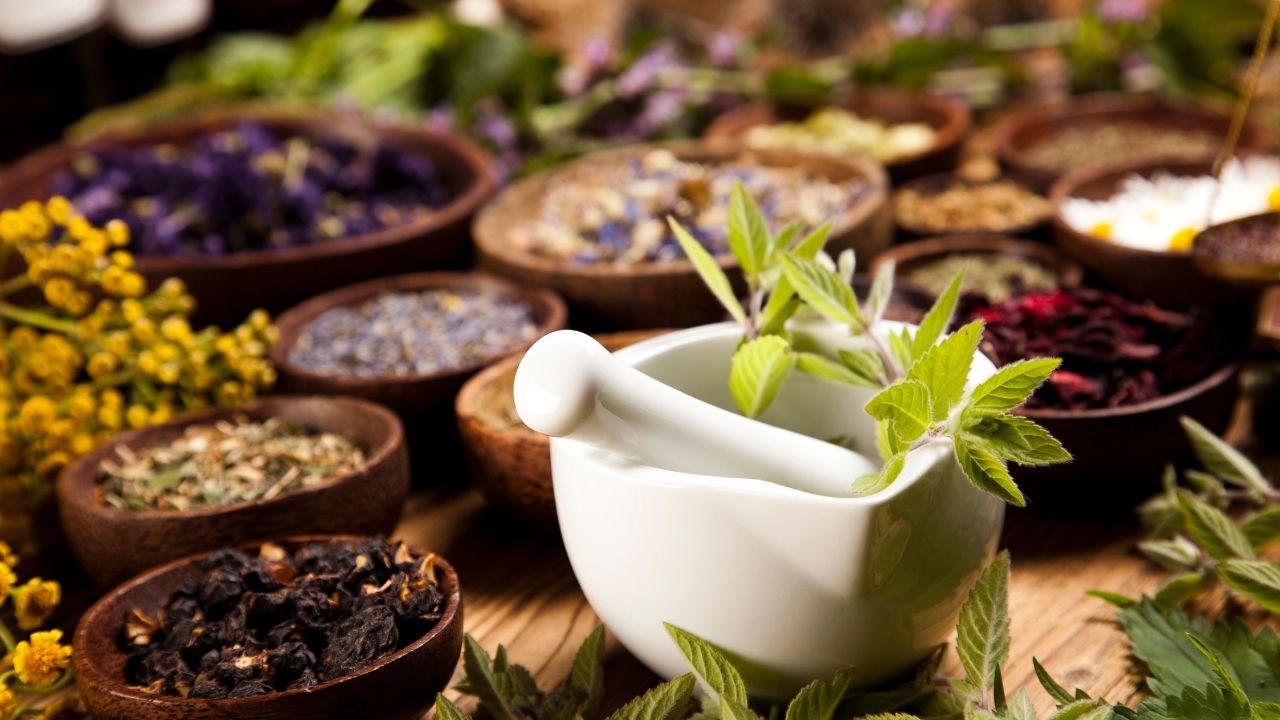 ao-chuom-thao-duoc-so-sanh