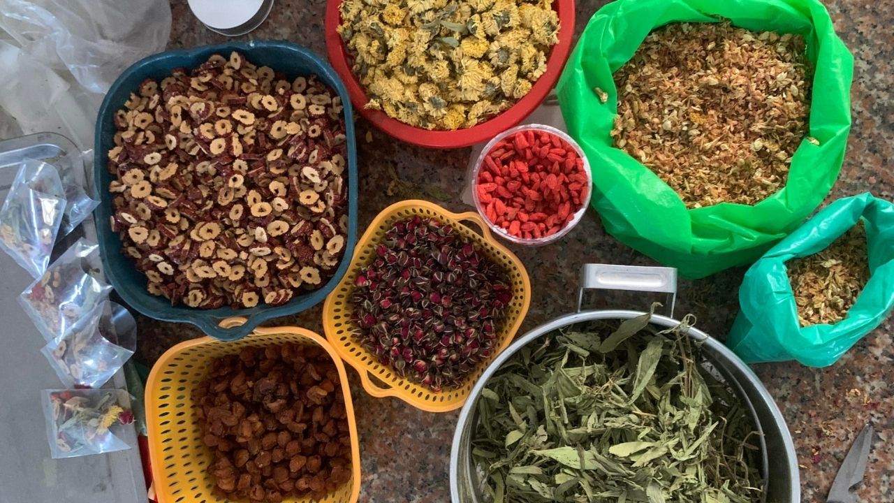 muoi-ngam-chan-nhung-ai