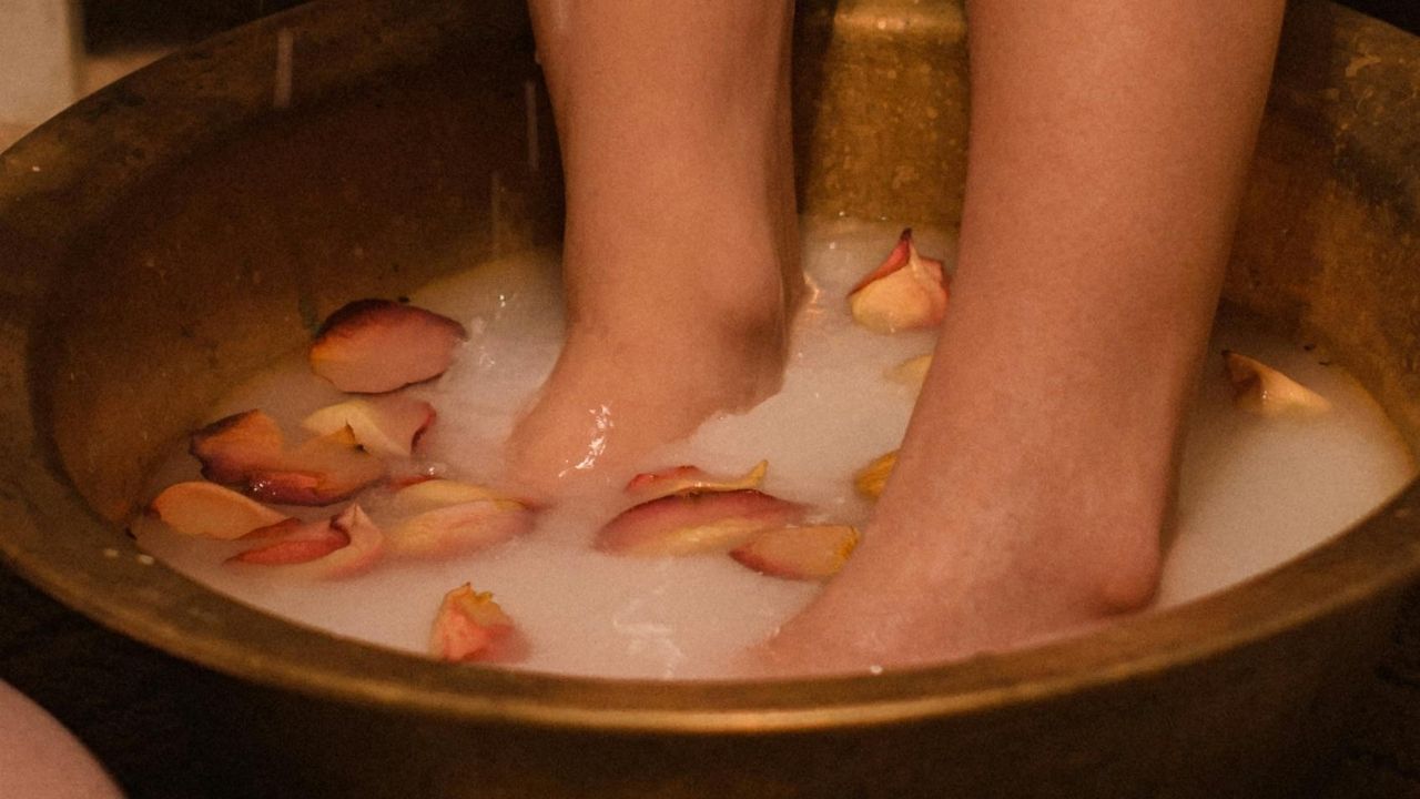 muoi-ngam-chan-cho-spa-ung-dung