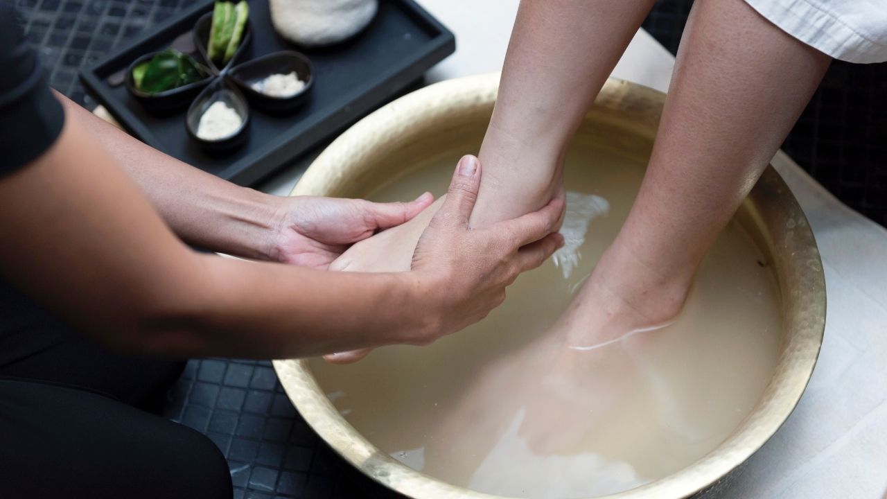 Muoi-ngam-chan-cho-spa